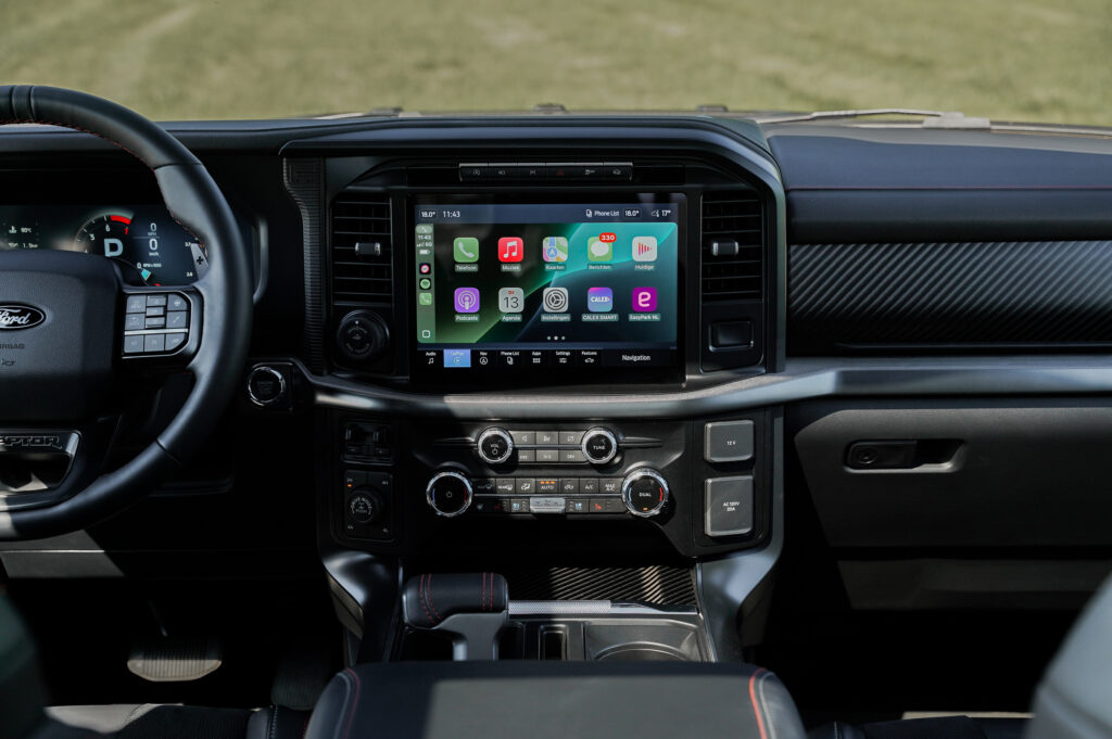 Ford F-150 Raptor 37" Performance Package - Dashboard