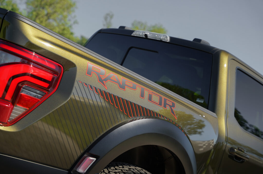 Ford F-150 Raptor 37" Performance Package - Raptor logo laadbak