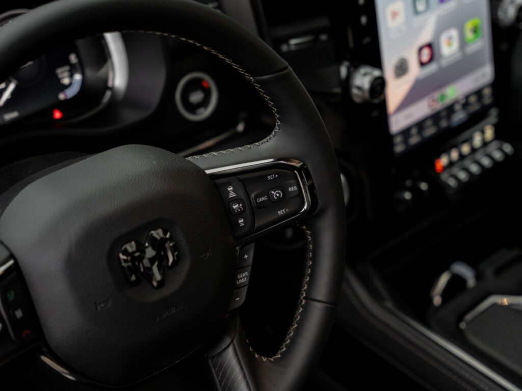 RAM 1500 Limited Night Interieur
