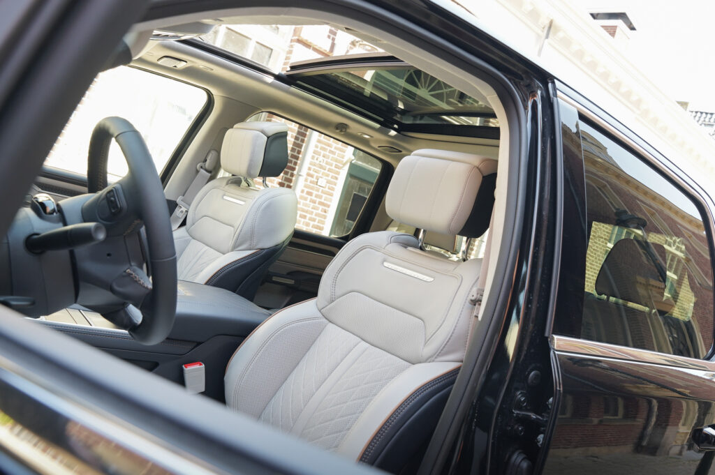 RAM 1500 Tungsten - interieur