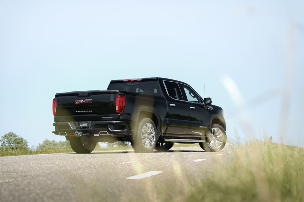 GMC Sierra Denali Breed

