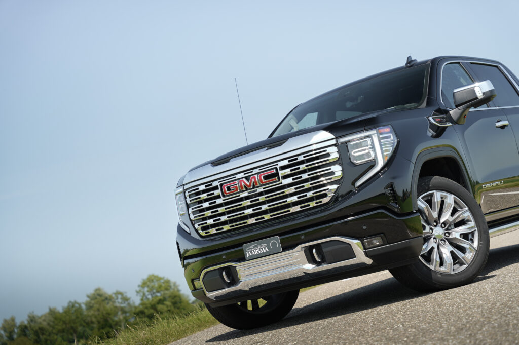 GMC Sierra Denai Grill